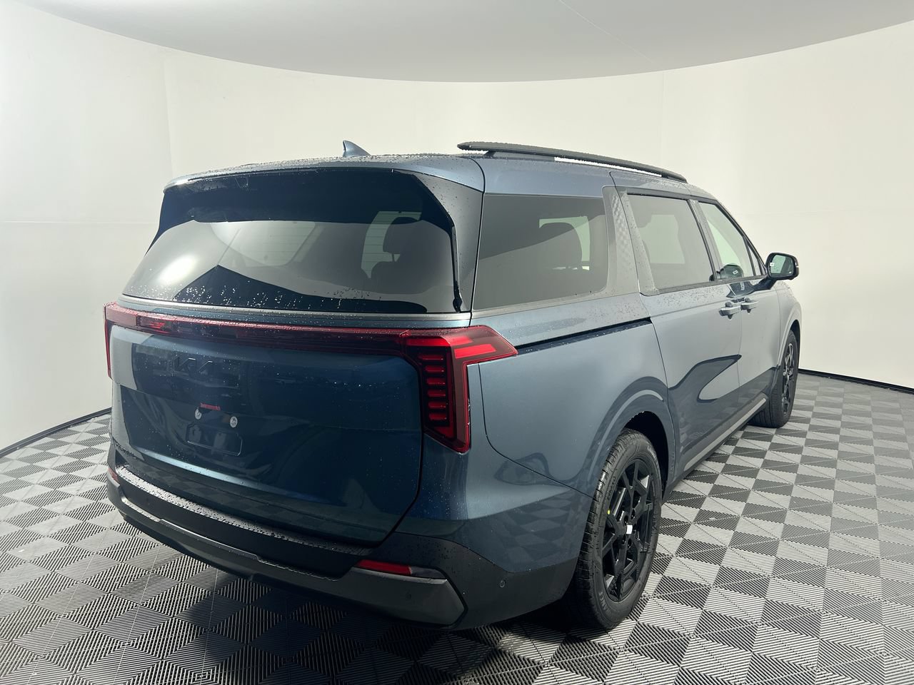 New 2026 Kia Carnival SX w/ SX Dark Edition Package FWD image 3