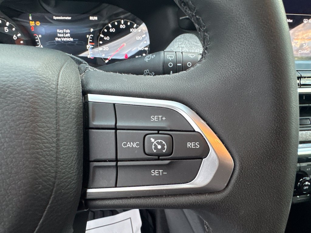 Used 2023 Jeep Compass Latitude AWD/4WD image 21