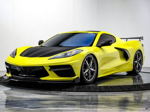 Used 2021 Chevrolet Corvette Stingray Premium Cpe w/ Z51 Performance Package RWD image 5