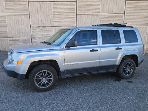 Used 2015 Jeep Patriot Sport image 1