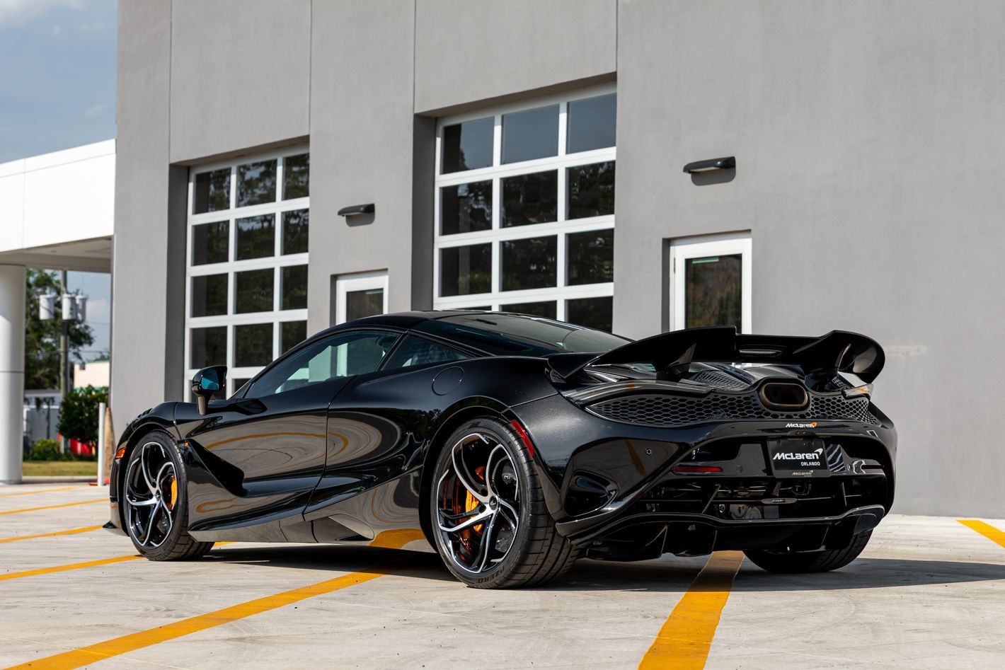 Used 2024 McLaren 750S RWD image 20
