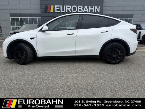 Used 2023 Tesla Model Y Long Range AWD/4WD image 2