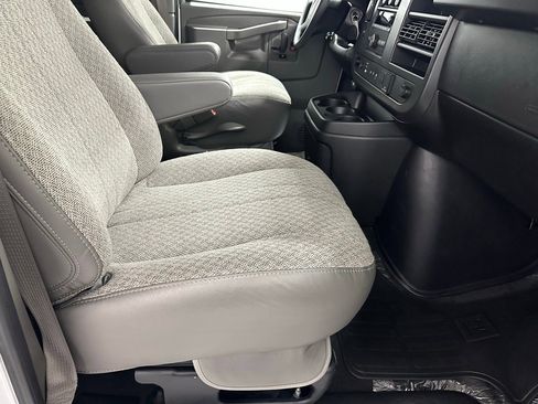 Used 2025 Chevrolet Express 3500 LT w/ LT Preferred Equipment Group image 47