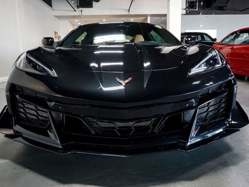Used 2024 Chevrolet Corvette Z06 w/ Z07 Performance Package RWD image 15