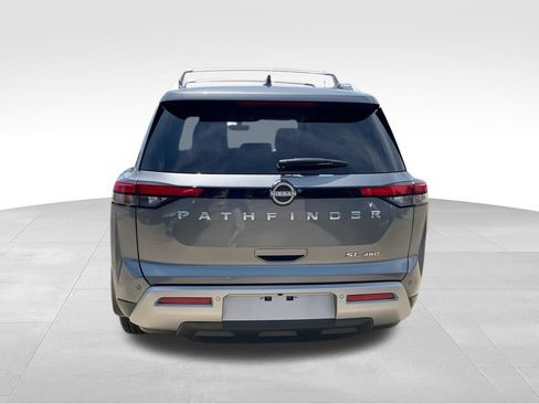 Used 2025 Nissan Pathfinder SL AWD/4WD image 7