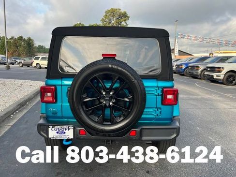 Used 2024 Jeep Wrangler Unlimited Sahara w/ Technology Group AWD/4WD image 38