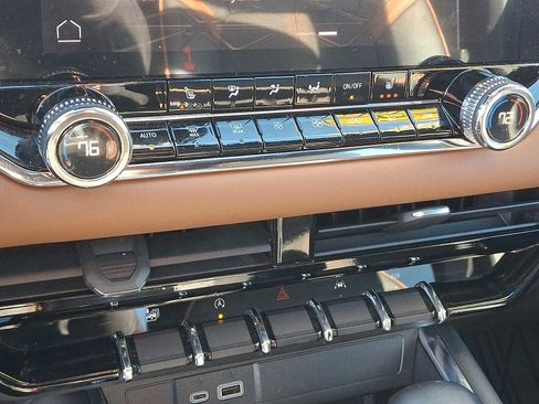 Used 2023 GMC Canyon AT4 w/ Canyon Safety Plus Package image 19