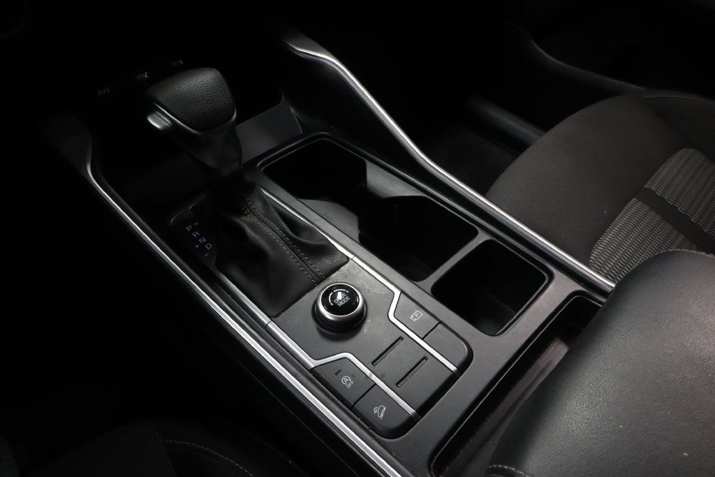 Used 2023 Kia Sorento LX FWD image 29