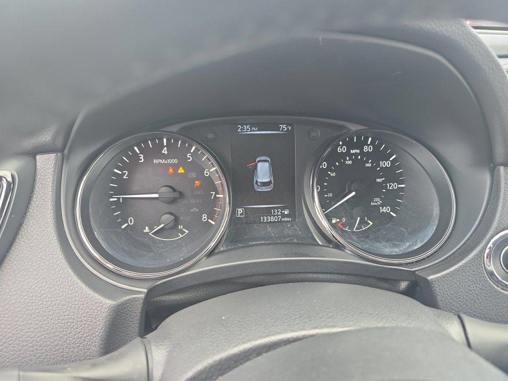Used 2017 Nissan Rogue SL w/ SL Premium Package FWD image 18