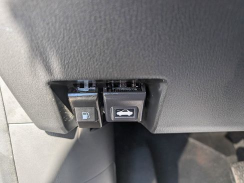 Used 2020 MAZDA CX-5 Touring image 32