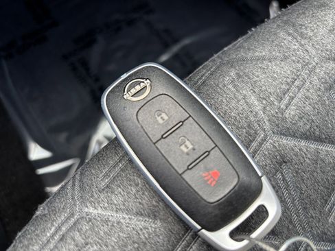 Used 2025 Nissan Kicks SV image 22