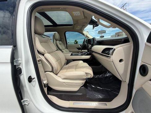 Certified 2021 Lincoln Navigator L Reserve w/ Luxury Package AWD/4WD image 13