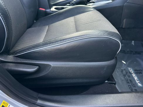 Used 2016 Toyota Corolla S image 21