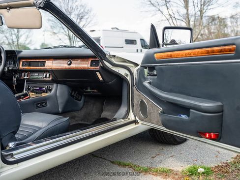 Used 1989 Jaguar XJS V12 Convertible image 42