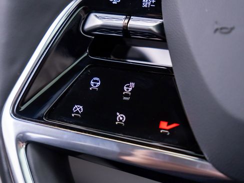 New 2026 Cadillac Vistiq Luxury w/ LPO, Floor Liner Package image 29