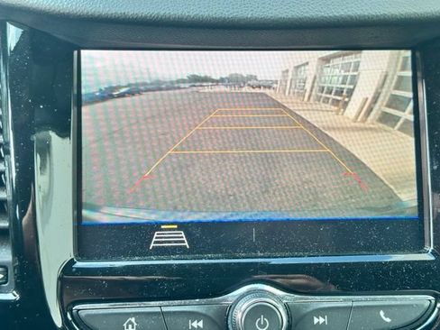 Used 2021 Chevrolet Trax LT w/ LT Convenience Package AWD/4WD image 11