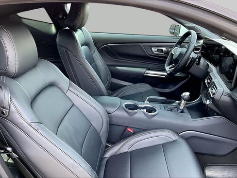 Used 2025 Ford Mustang GT Premium w/ GT Performance Package RWD image 9