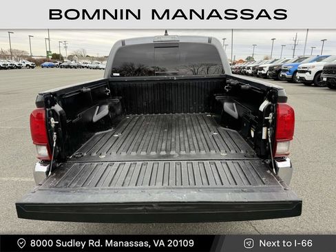 Used 2021 Toyota Tacoma TRD Off-Road image 13