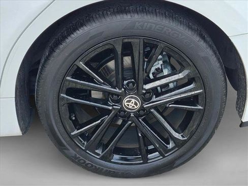 Used 2025 Toyota Camry SE w/ Convenience Package FWD image 22