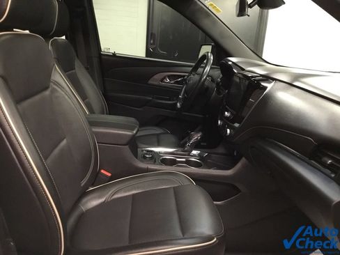 Used 2022 Chevrolet Traverse Premier w/ Redline Edition AWD/4WD image 38