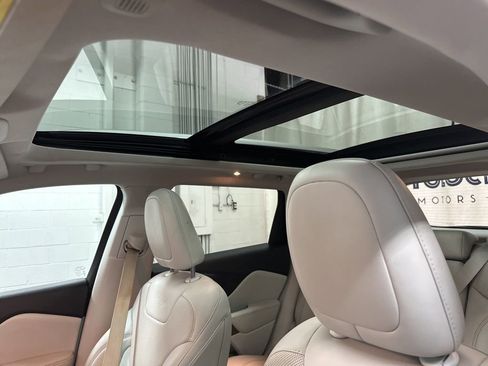 Used 2020 Jeep Cherokee Limited image 36