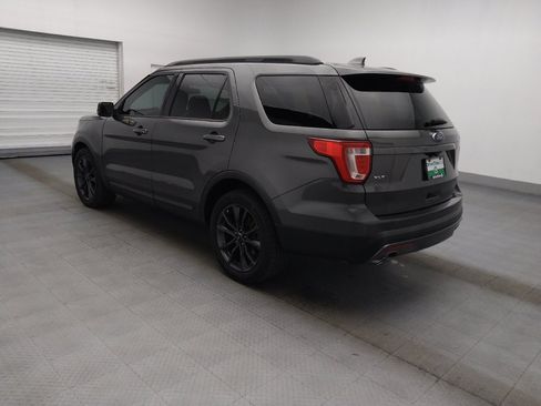 Used 2017 Ford Explorer XLT w/ Equipment Group 202A FWD image 3