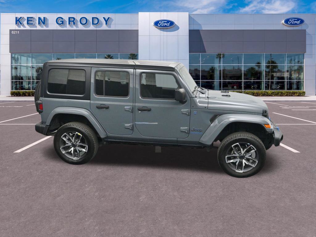 Used 2024 Jeep Wrangler Unlimited AWD/4WD image 16