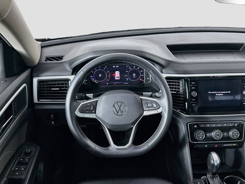 Used 2022 Volkswagen Atlas SE w/ Panoramic Sunroof Package FWD image 18