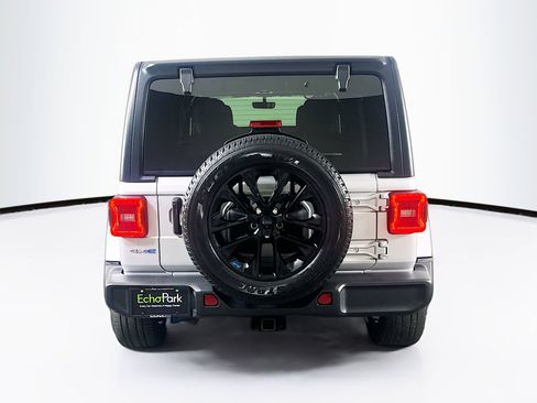 Used 2022 Jeep Wrangler Sahara image 7
