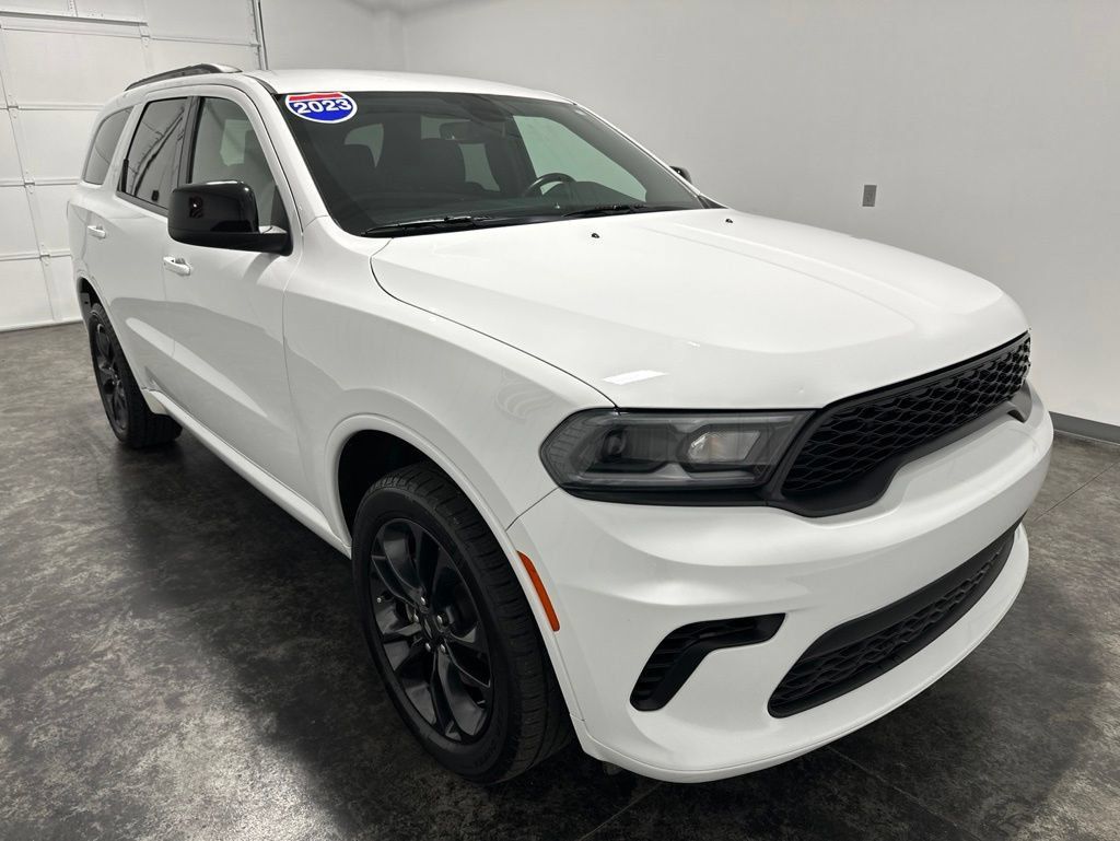 Used 2023 Dodge Durango GT w/ Blacktop Package AWD/4WD image 3