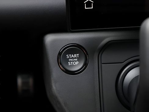 Certified 2026 Land Rover Defender 110 AWD/4WD image 32