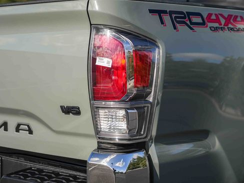 Used 2023 Toyota Tacoma TRD Off-Road w/ Black Out Package (TMS) image 11