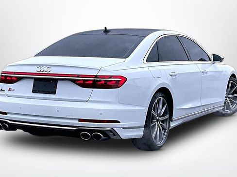 Used 2022 Audi S8 w/ S8 Comfort Plus Package AWD/4WD image 6