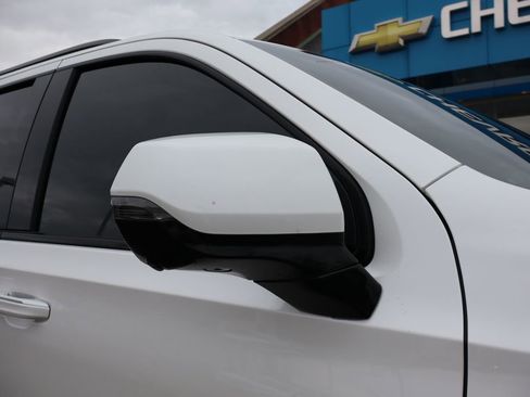 Used 2025 Cadillac Escalade Sport Platinum image 2