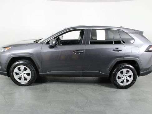 Used 2022 Toyota RAV4 LE FWD image 11