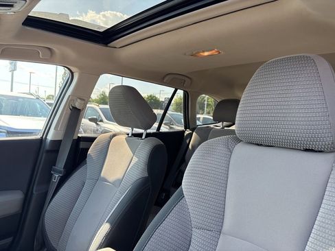 Used 2021 Subaru Outback Premium AWD/4WD image 5