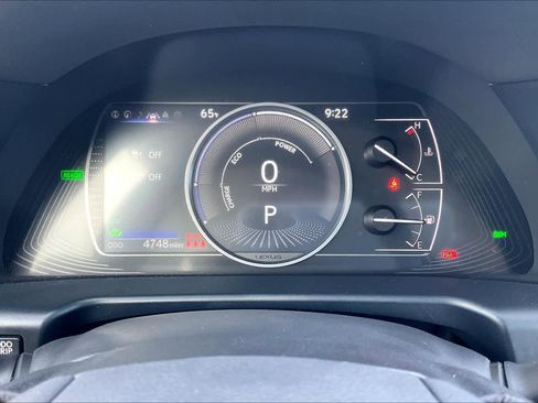 Used 2025 Lexus ES 300h w/ Accessory Package (Z2) FWD image 25