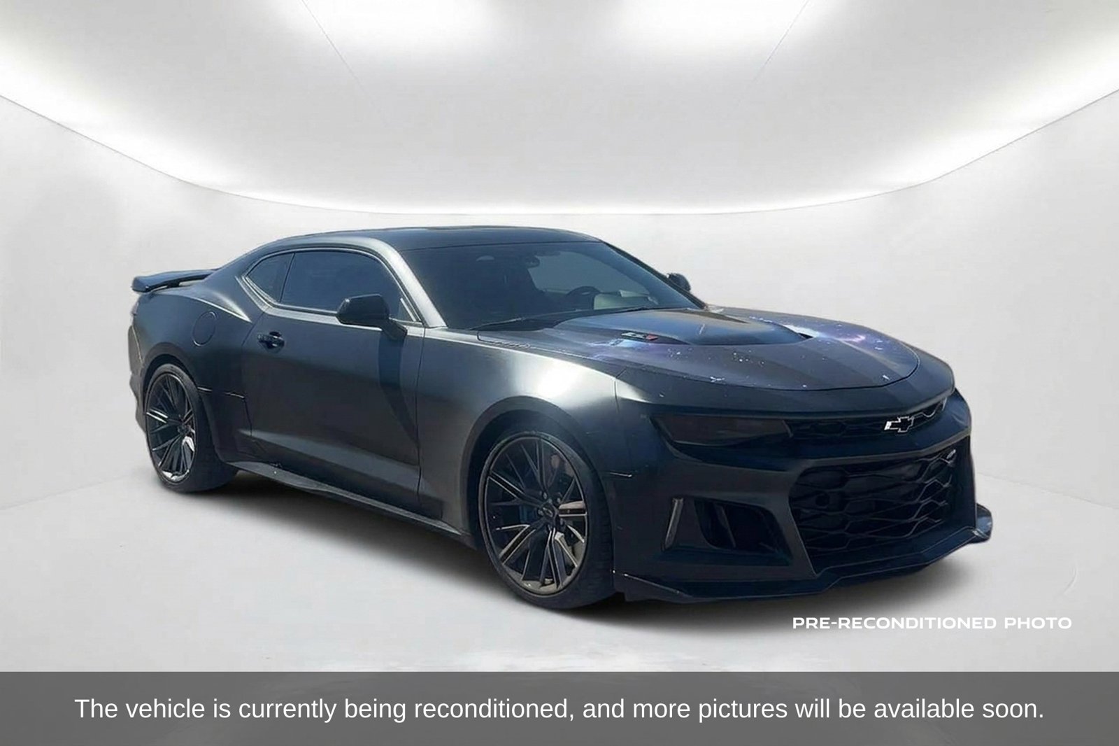 Used 2021 Chevrolet Camaro ZL1 RWD image 3