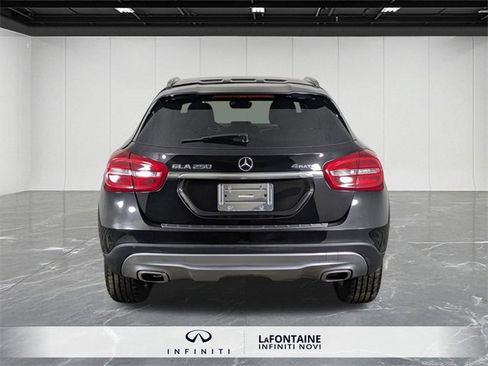 Used 2017 Mercedes-Benz GLA 250 4MATIC image 4