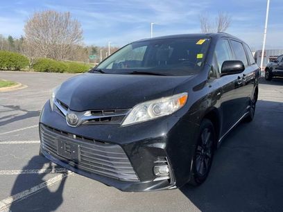 Used 2018 Toyota Sienna XLE w/ XLE Navigation Package
