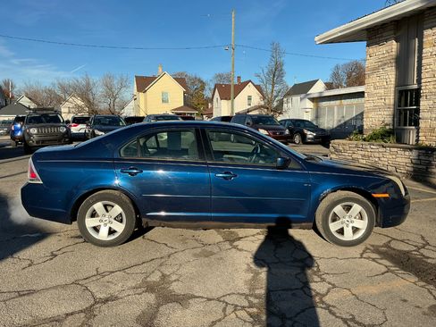 Used 2007 Ford Fusion SE image 2