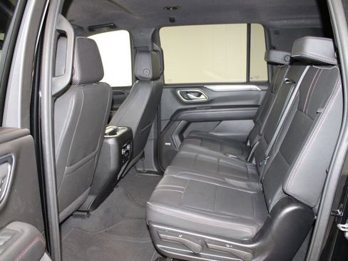 Used 2024 Chevrolet Suburban RST image 19