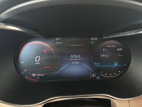 Used 2020 Mercedes-Benz GLC 300 4MATIC image 35