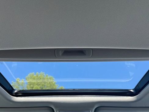 New 2025 Honda Accord SE image 18