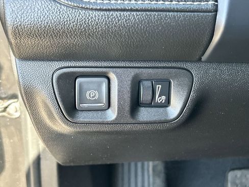 Used 2022 GMC Acadia SLT w/ Elevation Edition AWD/4WD image 18