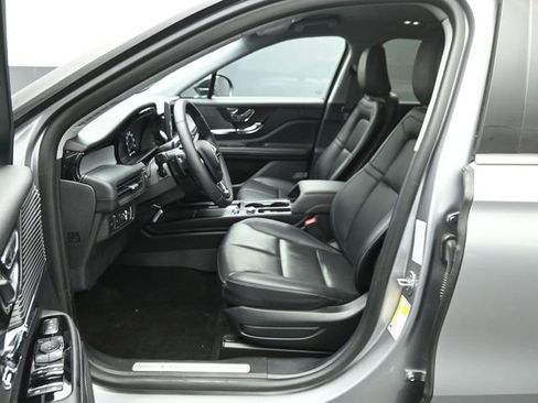 Certified 2022 Lincoln Corsair Standard w/ Equipment Group 101A image 10