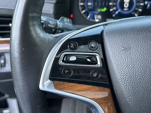 Used 2017 Cadillac Escalade Luxury AWD/4WD image 27