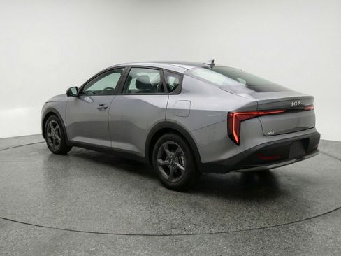 Used 2025 Kia K4 LXS image 6