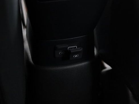 Used 2025 Nissan Versa S w/ Trunk Package image 23