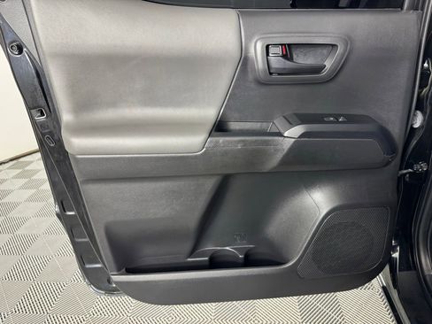 Used 2022 Toyota Tacoma SR AWD/4WD image 22